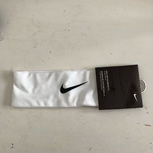 White Nike Fury 2.0 Headband